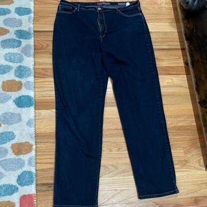 EUC Gloria Vanderbilt Amanda Jeans Dark Wash Long.